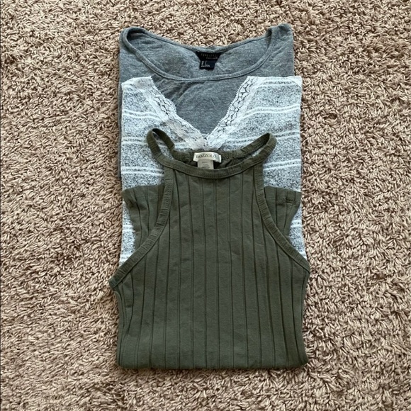 Blouse Bundle! - Picture 2 of 9